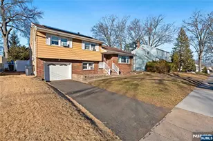 36 N Vivyen St, Bergenfield, NJ 07621 - Photo 2