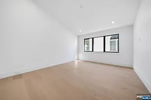 117 Henry St, Palisades Park, NJ 07650 - Photo 20