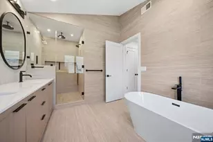 117 Henry St, Palisades Park, NJ 07650 - Photo 26