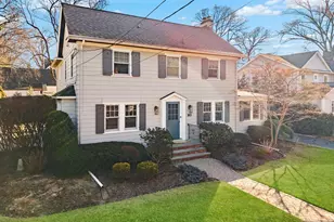 163 Hampton Pl, Ridgewood, NJ 07450 - Photo 2