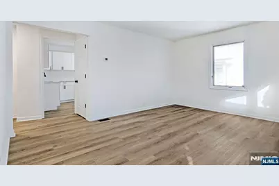 344 Maplewood Avenue, Clifton, NJ 07013 - Photo 6