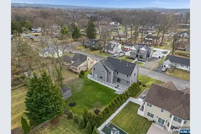 11 Laurel Place, Fairfield, NJ 07004 - Photo 12