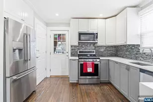 32 Elmwood Terr, Irvington, NJ 07111 - Photo 4