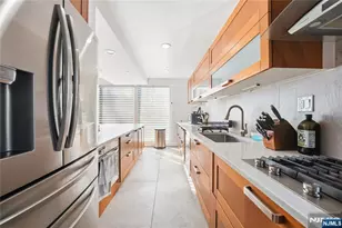 27 Suffolk Ln, Tenafly, NJ 07670 - Photo 6
