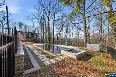 27 Suffolk Lane, Tenafly, NJ 07670 - Photo 12