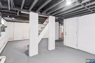 328 Hawthorne St, Orange, NJ 07050 - Photo 22