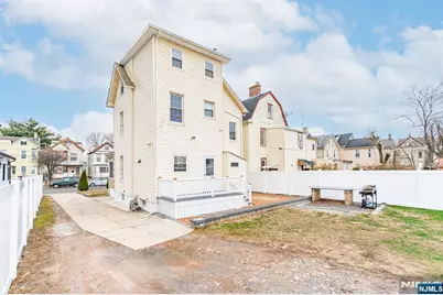 328 Hawthorne Street, Orange, NJ 07050 - Photo 28