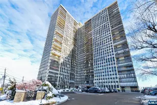 300 Winston Dr C0514, Cliffside Park, NJ 07010 - Photo 18