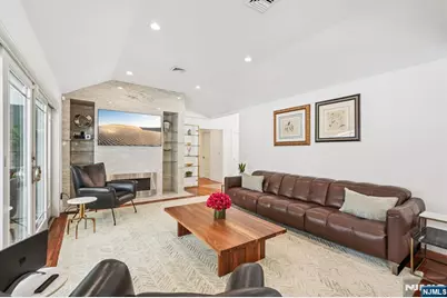 320 Long Bow Drive, Franklin Lakes, NJ 07417 - Photo 8