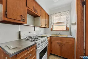 22 Arthur St, Clifton, NJ 07011 - Photo 6