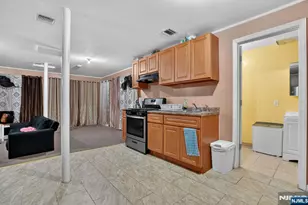 28 Clinton Pl, Newark, NJ 07108 - Photo 2
