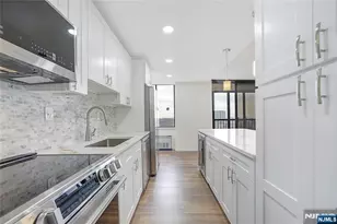 200 Winston 1001, Cliffside Park, NJ 07010 - Photo 8