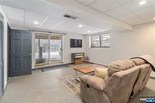 23 Hancock Dr, West Milford, NJ 07480 - Photo 22
