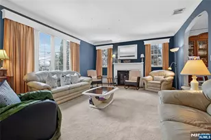 16 Parkview Pl, Passaic, NJ 07055 - Photo 4