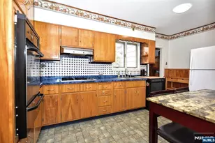 417 Franklin Ave, Hasbrouck Heights, NJ 07604 - Photo 16