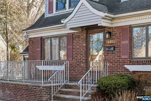 27-10 Urban Pl, Fair Lawn, NJ 07410 - Photo 4
