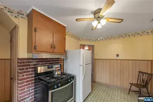 27-10 Urban Pl, Fair Lawn, NJ 07410 - Photo 8