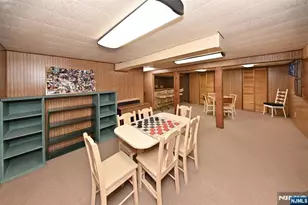 368 Elmwood Dr, Paramus, NJ 07652 - Photo 16