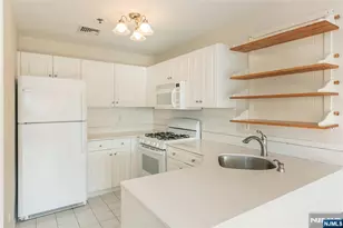 45 Royal Ave 36, Hawthorne, NJ 07506 - Photo 10