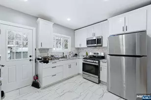 68 Kearny St, Newark, NJ 07104 - Photo 4