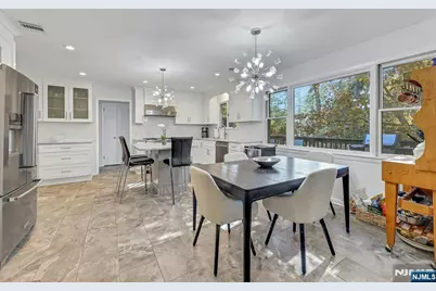 609 Echo Glen Avenue, River Vale Township, NJ 07675 - Photo 10