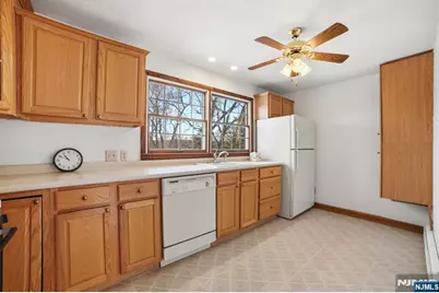 36 Page Drive, Oakland, NJ 07436 - Photo 10