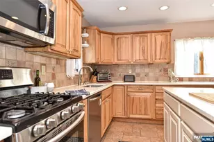 7 Birch Rd, Bloomingdale, NJ 07403 - Photo 12
