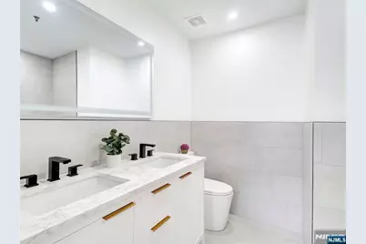 42 Krueger Court 1305 #1305, Newark, NJ 07103 - Photo 20