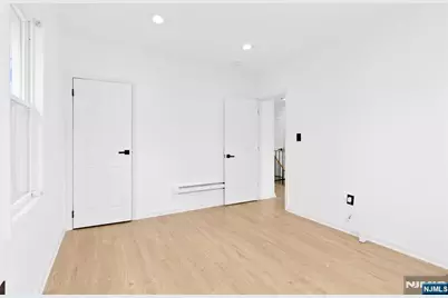 216 Renner Avenue, Newark, NJ 07112 - Photo 10