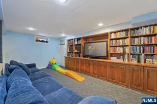 8 Gordon Rd, Bergenfield, NJ 07621 - Photo 20