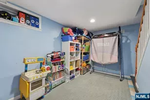 8 Gordon Rd, Bergenfield, NJ 07621 - Photo 18