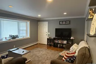 22 Garners Ln, Elmwood Park, NJ 07407 - Photo 2