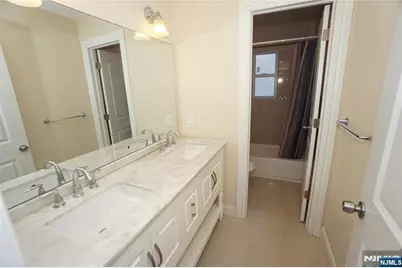 378 S Terhune Avenue, Paramus, NJ 07652 - Photo 12