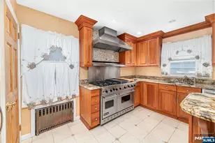 1094 McBride Ave, Woodland Park, NJ 07424 - Photo 20