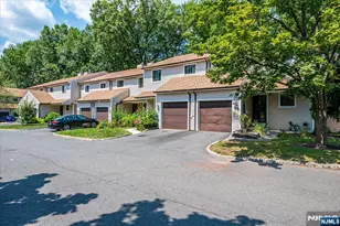 6 Tulip Ct, Edison, NJ 08820 - Photo 2