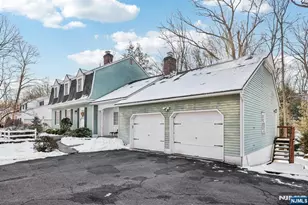 418 Pines Lake Dr, Wayne, NJ 07470 - Photo 4