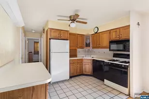 340 Kipp Ave, Elmwood Park, NJ 07407 - Photo 10