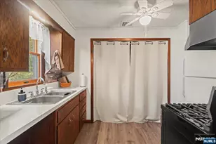 35 Vine Ave, West Milford, NJ 07480 - Photo 10