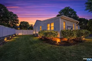 206 Harwood Pl, Paramus, NJ 07652 - Photo 2