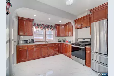 24 White Terrace, Newark, NJ 07108 - Photo 10