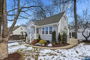 219 Sanzari Pl, Maywood, NJ 07607 - Photo 4