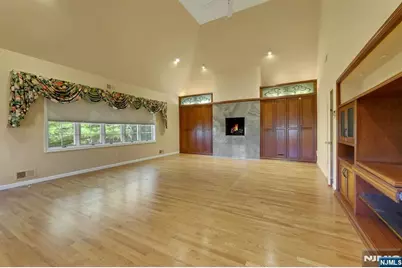 153 Ashley Place, Park Ridge, NJ 07656 - Photo 6