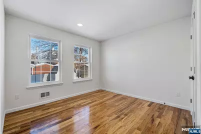 131 Palsa Avenue, Elmwood Park, NJ 07407 - Photo 10