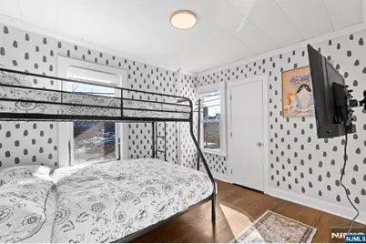 9 51st Street, Bayonne, NJ 07002 - Photo 4