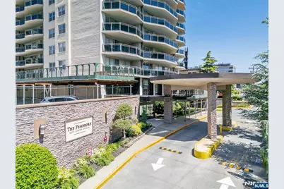 2077 Center Avenue 20F #20F, Fort Lee, NJ 07024 - Photo 2