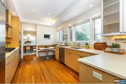 166 Montclair Avenue, Montclair, NJ 07042 - Photo 14