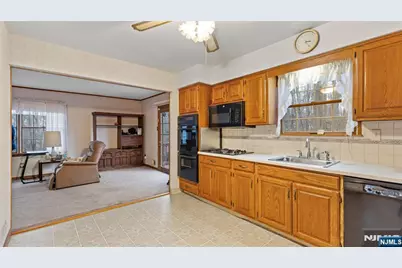 51 Black Oak Lane, Mahwah, NJ 07430 - Photo 4