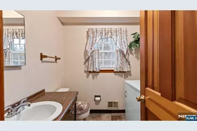 51 Black Oak Lane, Mahwah, NJ 07430 - Photo 14