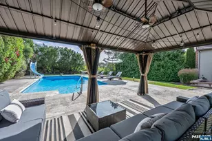 15 Cobbler Ln, Mahwah, NJ 07430 - Photo 40