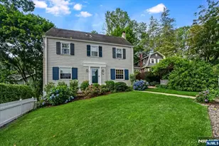 138 Alexander Ave, Montclair, NJ 07043 - Photo 2